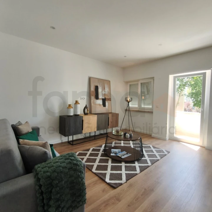 Apartamento T3 para Venda em Benfica Foto 1