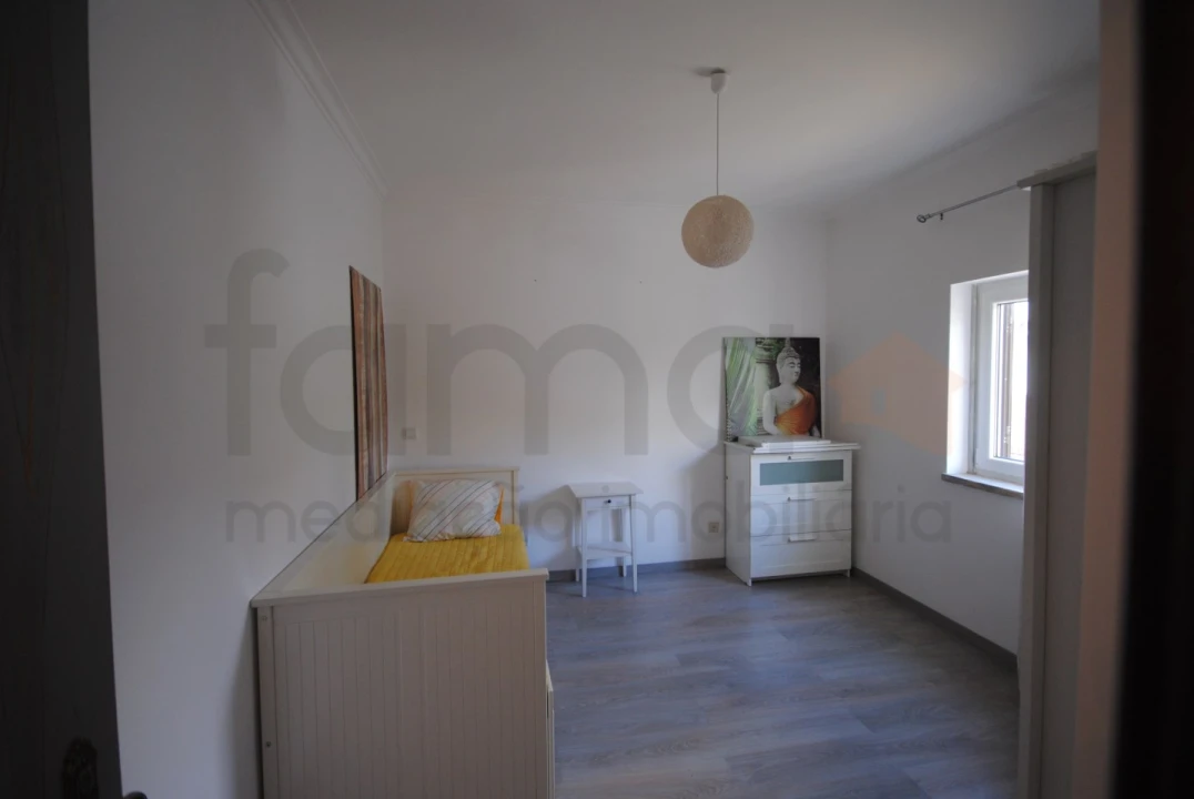Moradia T6 para Venda em Porto Salvo Foto 5
