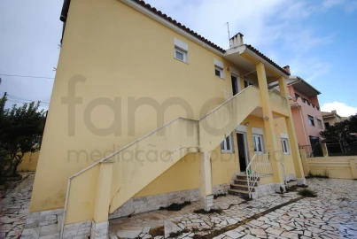 Moradia T6 para Venda em Porto Salvo