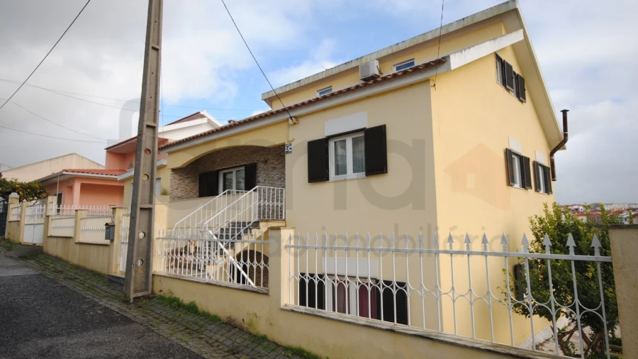 Moradia T6 para Venda em Porto Salvo