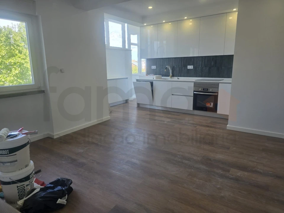 Apartamento T2 para Venda em Venteira Foto 2