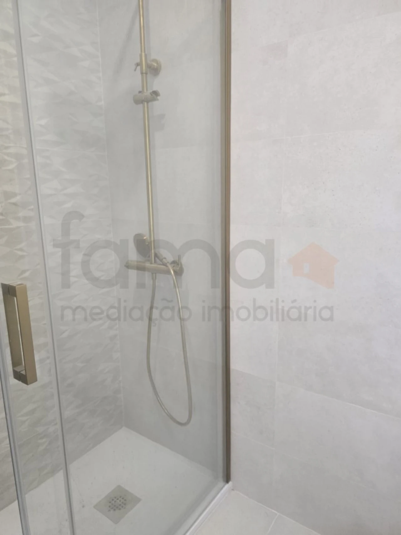 Apartamento T2 para Venda em Venteira Foto 5