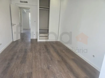Apartamento T2 para Venda em Venteira