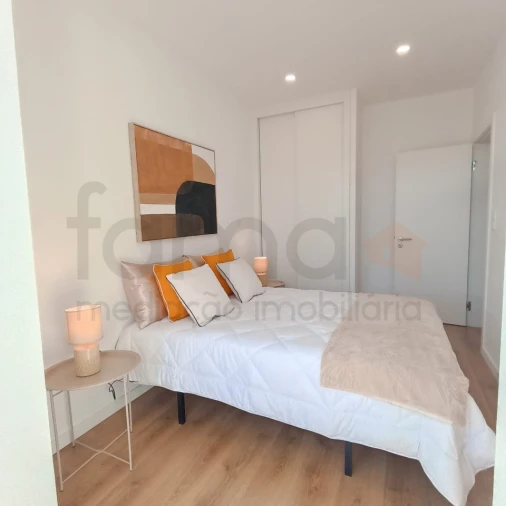 Apartamento T2 para Venda em Benfica Foto 3