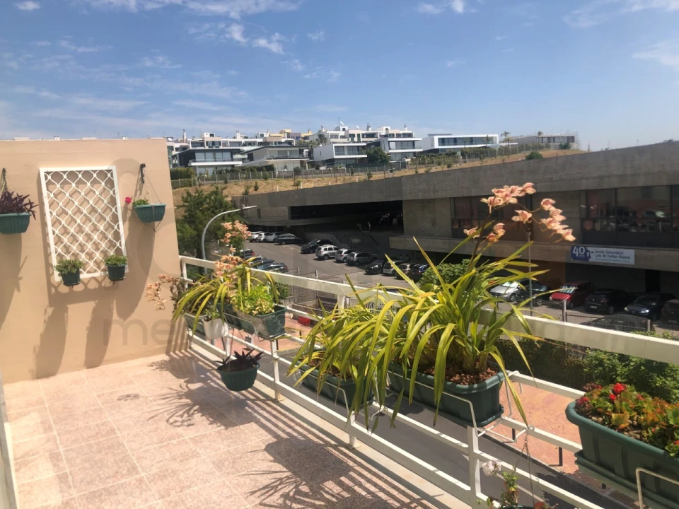 Apartamento T3 para Venda em Oeiras e São Julião da Barra, Paço de Arcos e Caxias Foto 1