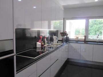 Apartamento T3 para Venda em Oeiras e São Julião da Barra, Paço de Arcos e Caxias