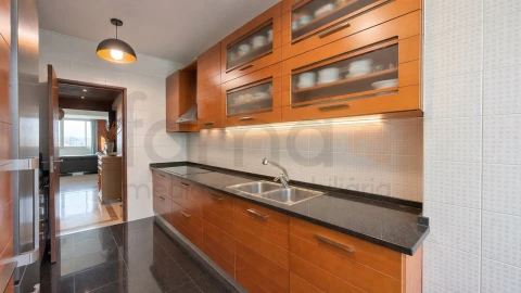 Apartamento T3 para Venda em Algés, Linda-A-Velha e Cruz Quebrada-Dafundo