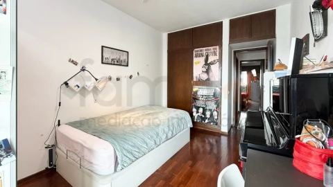 Apartamento T3 para Venda em Algés, Linda-A-Velha e Cruz Quebrada-Dafundo