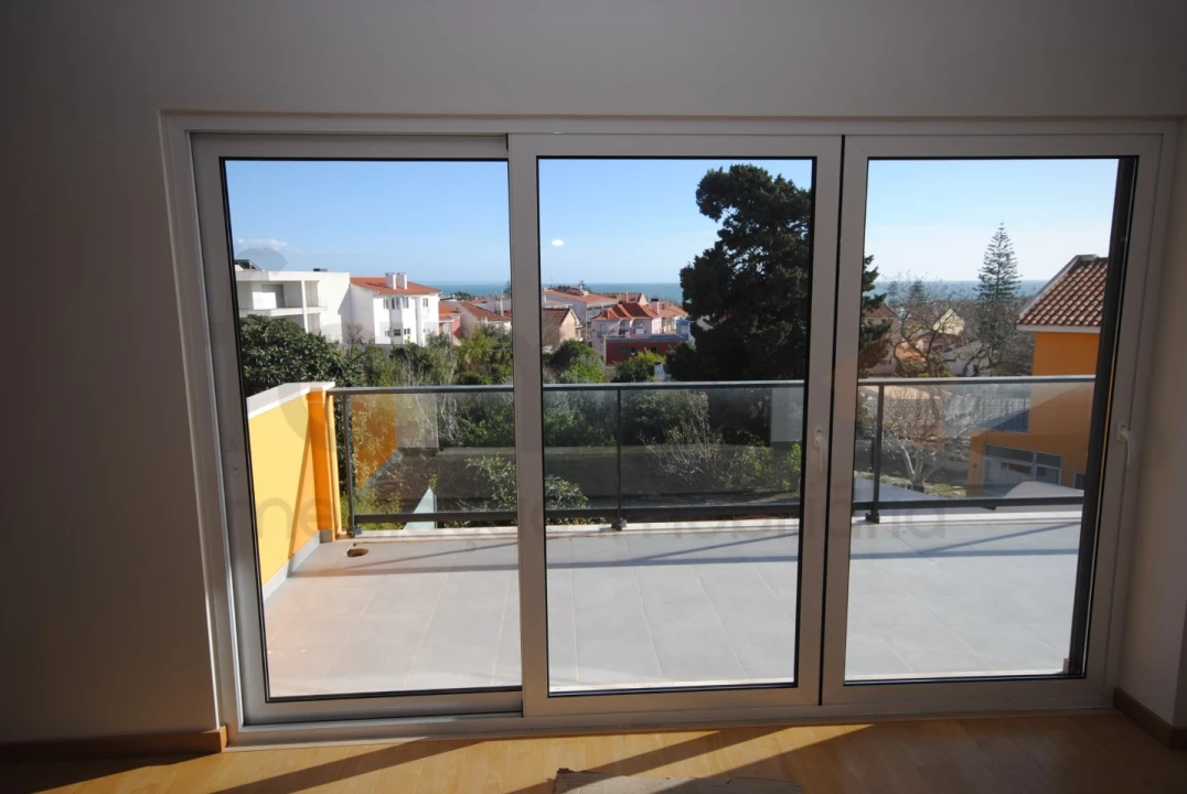 Apartamento T3 para Venda em Carcavelos e Parede Foto 1