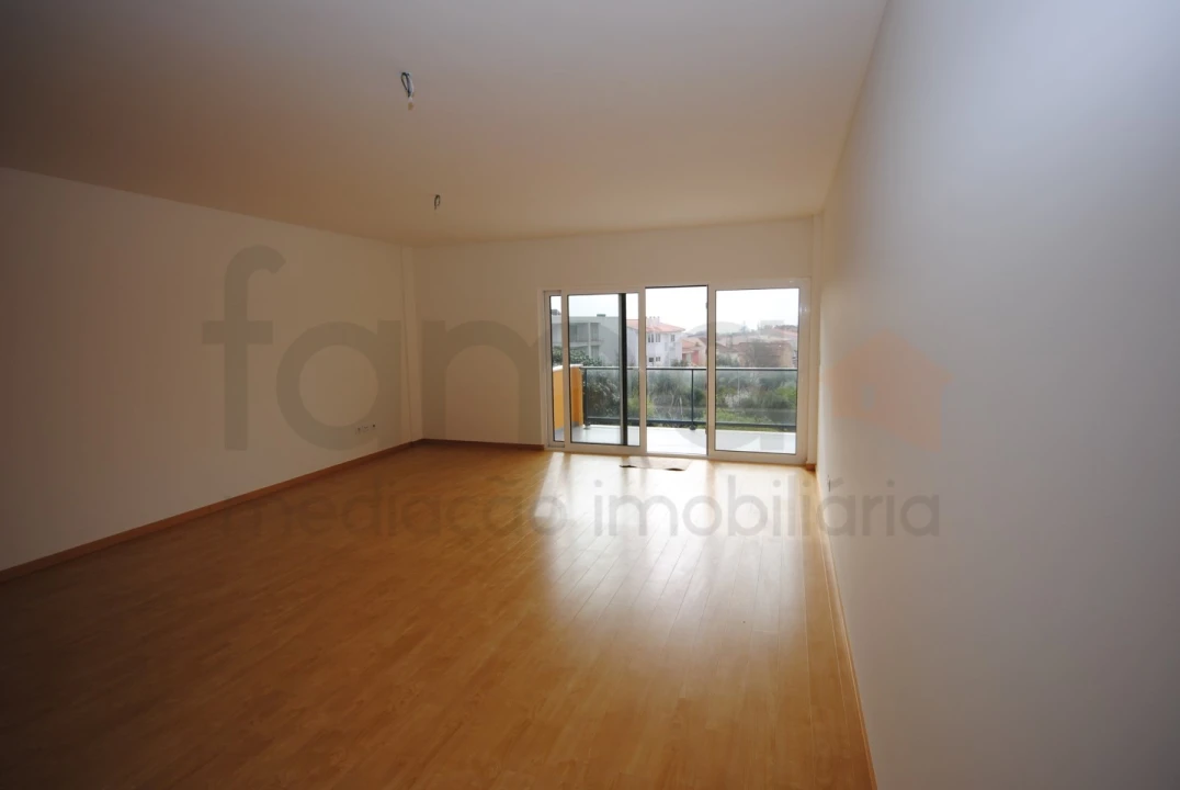 Apartamento T3 para Venda em Carcavelos e Parede Foto 4