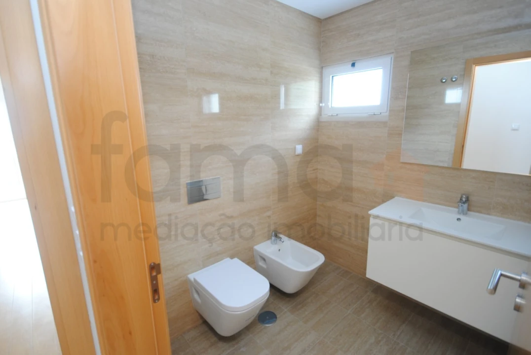 Apartamento T3 para Venda em Carcavelos e Parede Foto 11