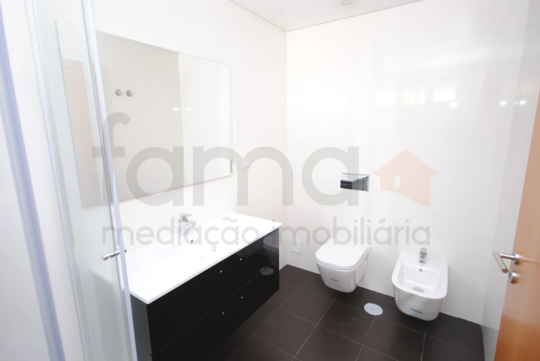 Apartamento T3 para Venda em Carcavelos e Parede Foto 14