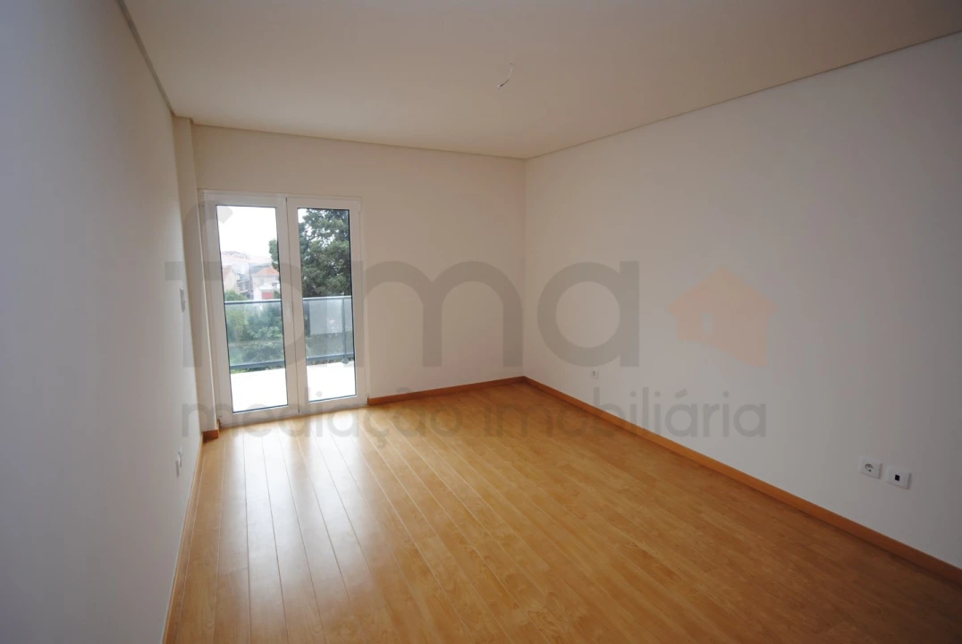 Apartamento T3 para Venda em Carcavelos e Parede Foto 15