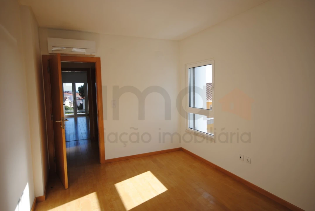 Apartamento T3 para Venda em Carcavelos e Parede Foto 20