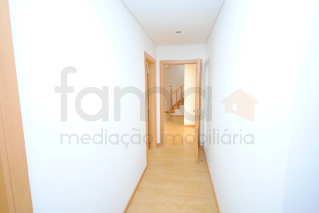 Apartamento T3 para Venda em Carcavelos e Parede Foto 31