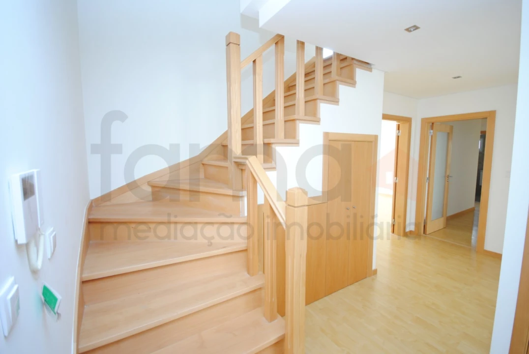 Apartamento T3 para Venda em Carcavelos e Parede Foto 32