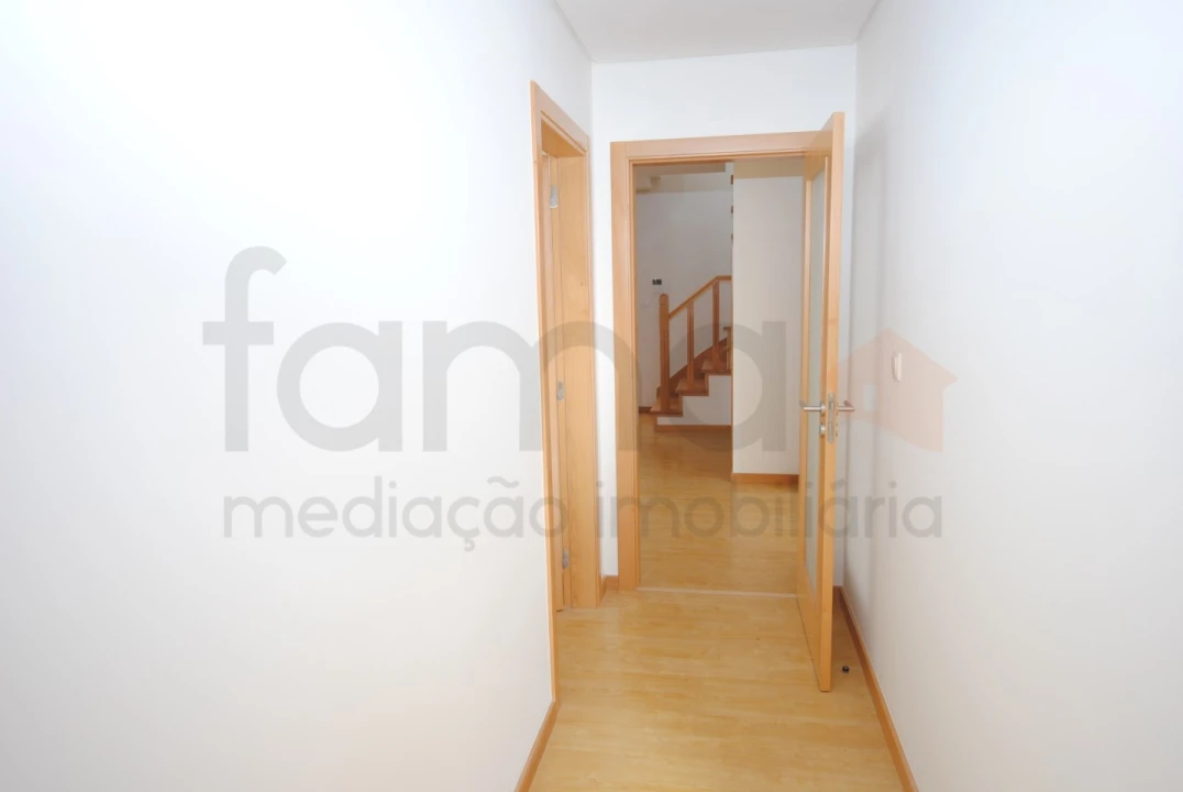 Apartamento T3 para Venda em Carcavelos e Parede Foto 36