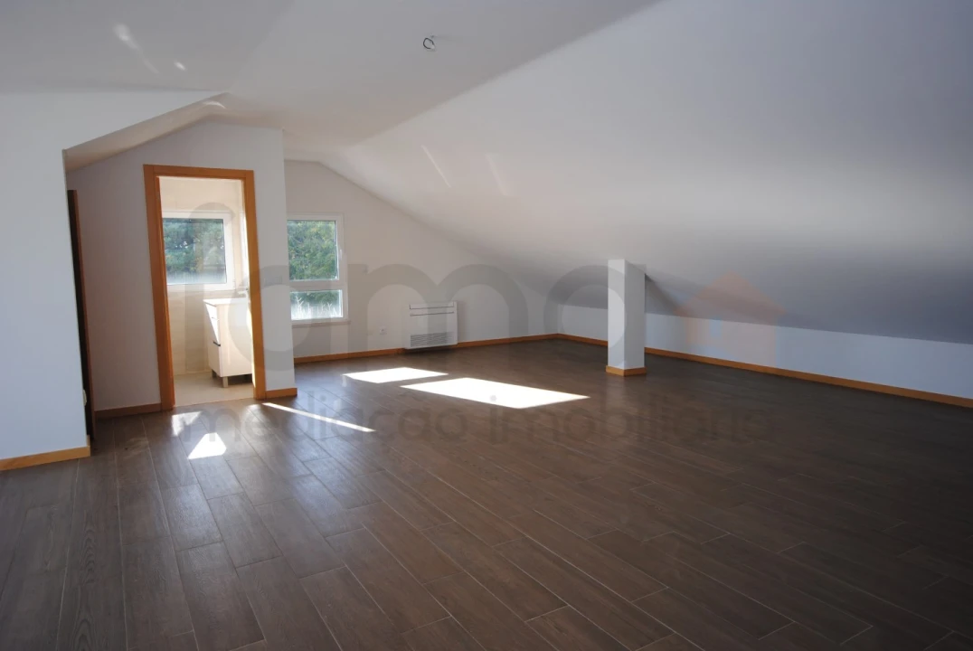 Apartamento T3 para Venda em Carcavelos e Parede Foto 40