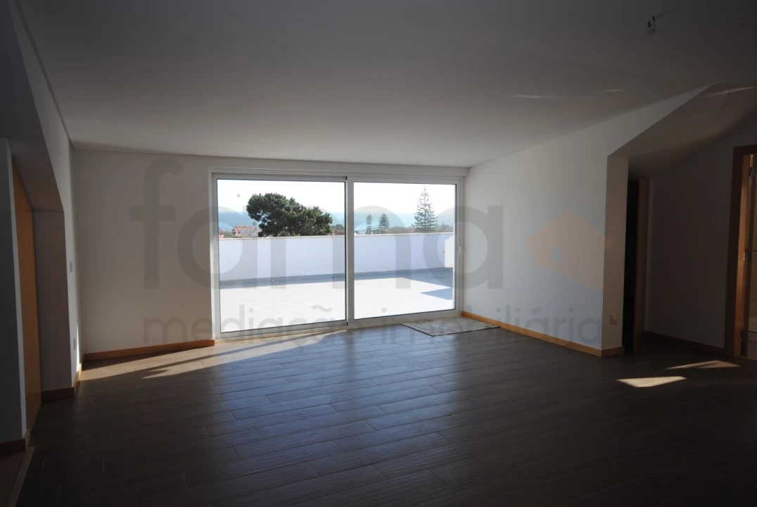 Apartamento T3 para Venda em Carcavelos e Parede Foto 42