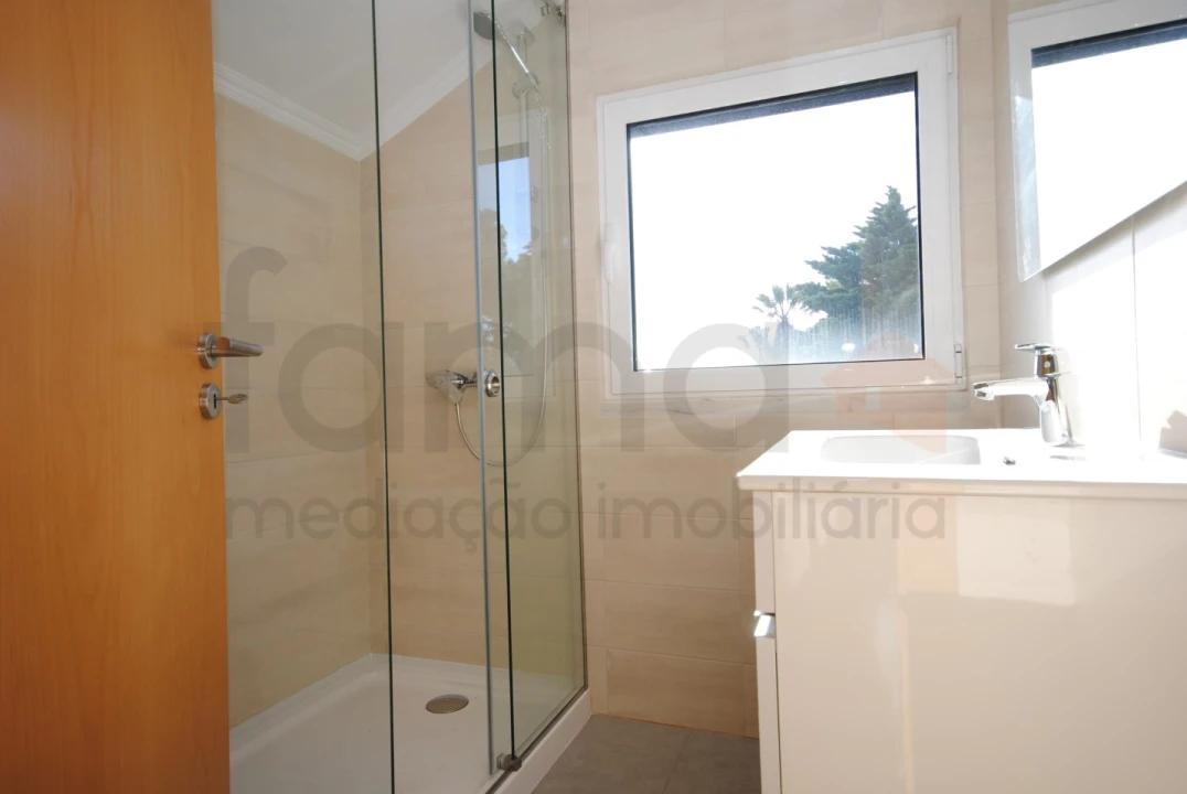 Apartamento T3 para Venda em Carcavelos e Parede Foto 44