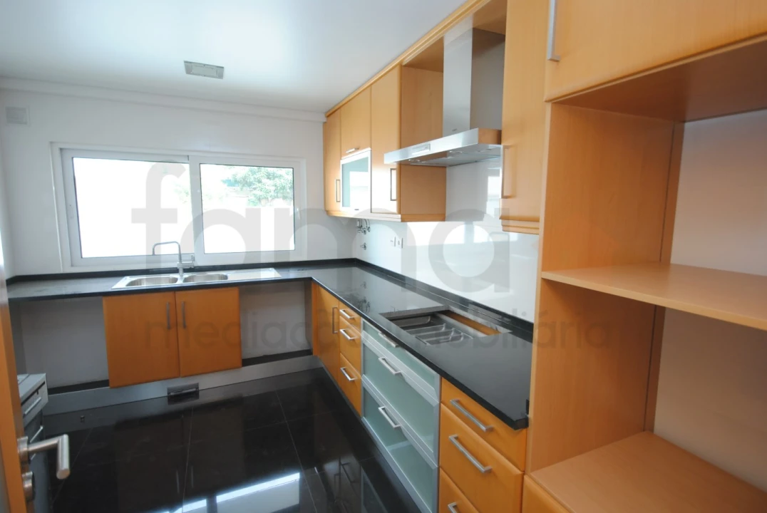 Apartamento T3 para Venda em Carcavelos e Parede Foto 52