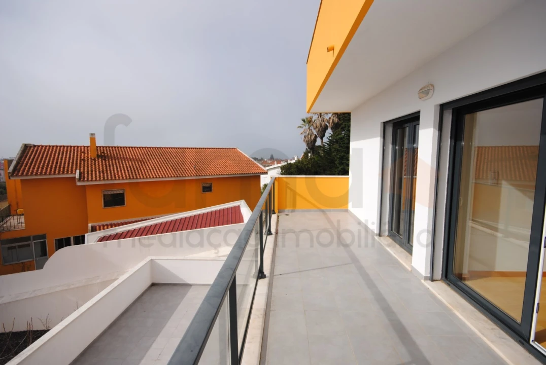 Apartamento T3 para Venda em Carcavelos e Parede Foto 53