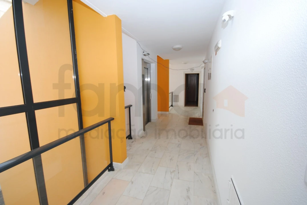 Apartamento T3 para Venda em Carcavelos e Parede Foto 62