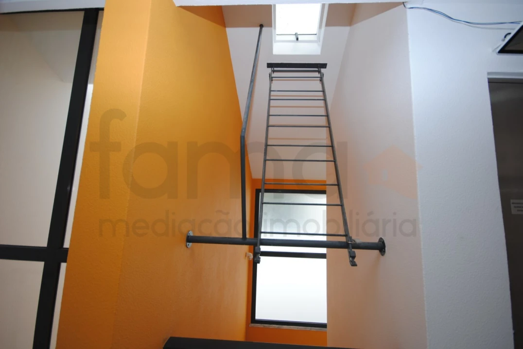 Apartamento T3 para Venda em Carcavelos e Parede Foto 64