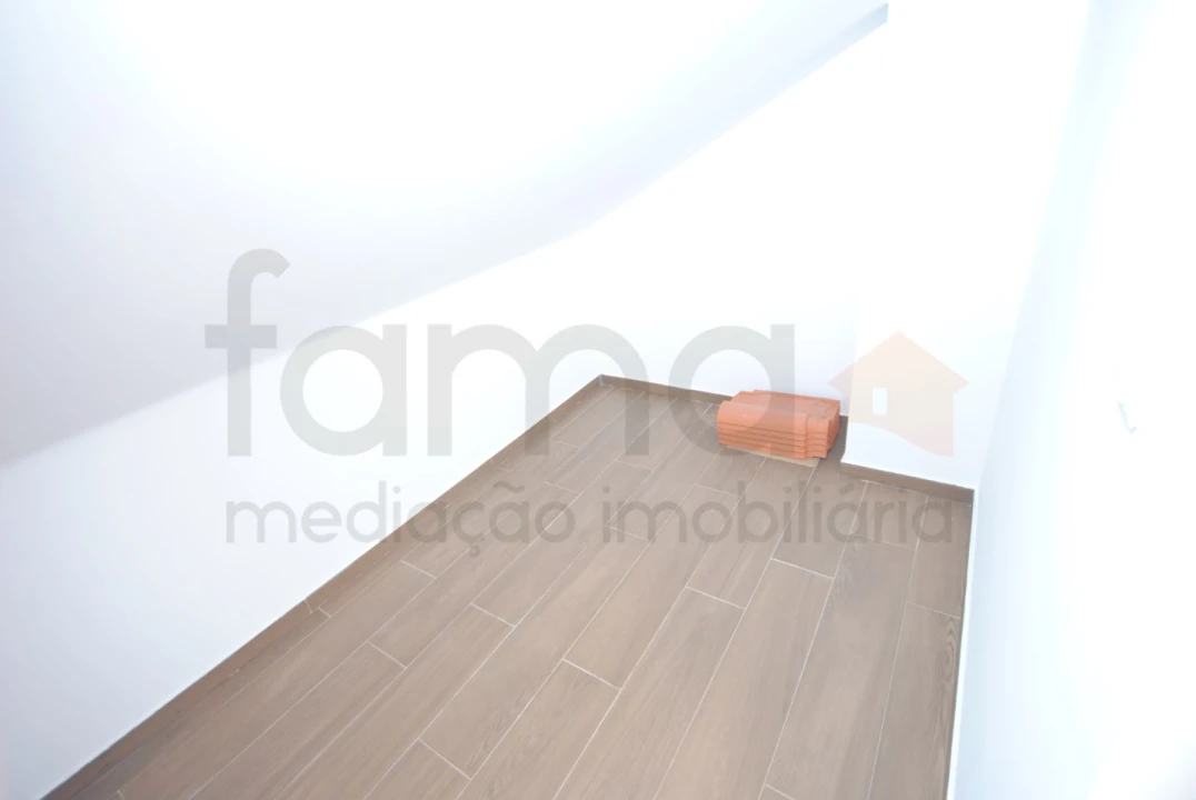 Apartamento T3 para Venda em Carcavelos e Parede Foto 65