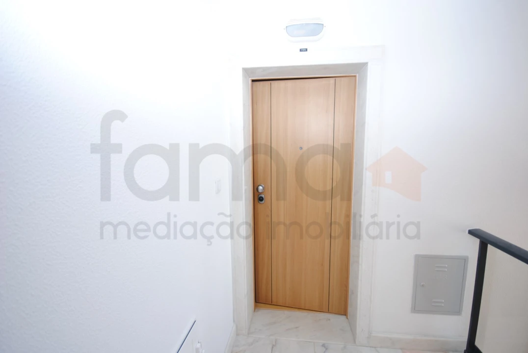 Apartamento T3 para Venda em Carcavelos e Parede Foto 69