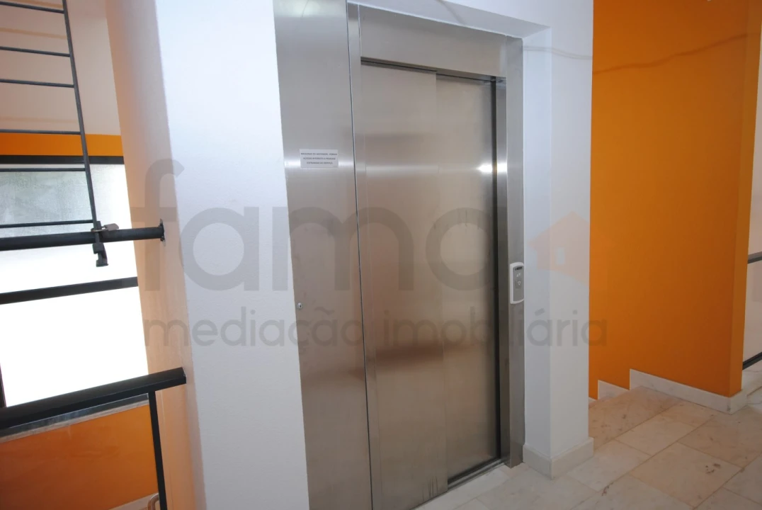 Apartamento T3 para Venda em Carcavelos e Parede Foto 70