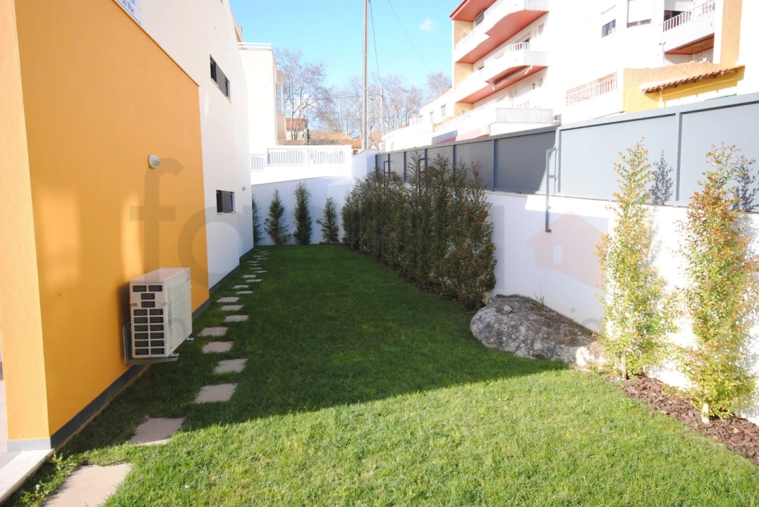 Apartamento T3 para Venda em Carcavelos e Parede Foto 77