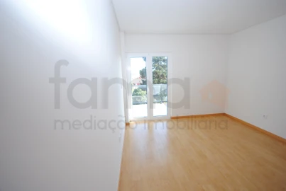 Apartamento T3 para Venda em Carcavelos e Parede