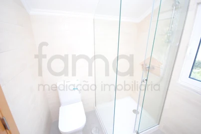 Apartamento T3 para Venda em Carcavelos e Parede