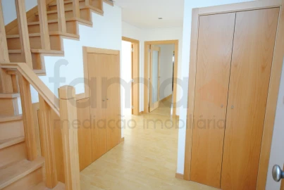 Apartamento T3 para Venda em Carcavelos e Parede
