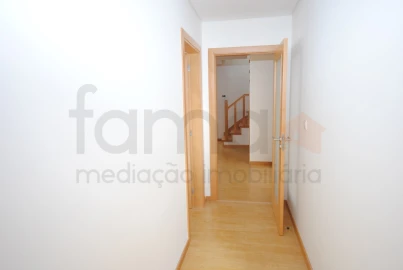 Apartamento T3 para Venda em Carcavelos e Parede