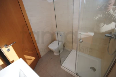 Apartamento T3 para Venda em Carcavelos e Parede