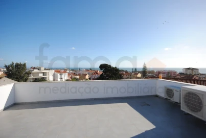 Apartamento T3 para Venda em Carcavelos e Parede
