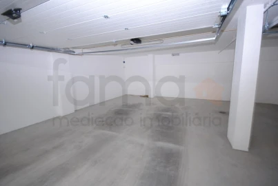 Apartamento T3 para Venda em Carcavelos e Parede