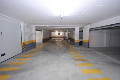 Apartamento T3 para Venda em Carcavelos e Parede