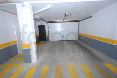 Apartamento T3 para Venda em Carcavelos e Parede