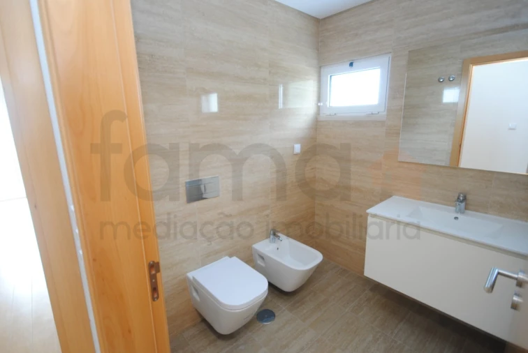 Apartamento T3 para Venda em Carcavelos e Parede Foto 11