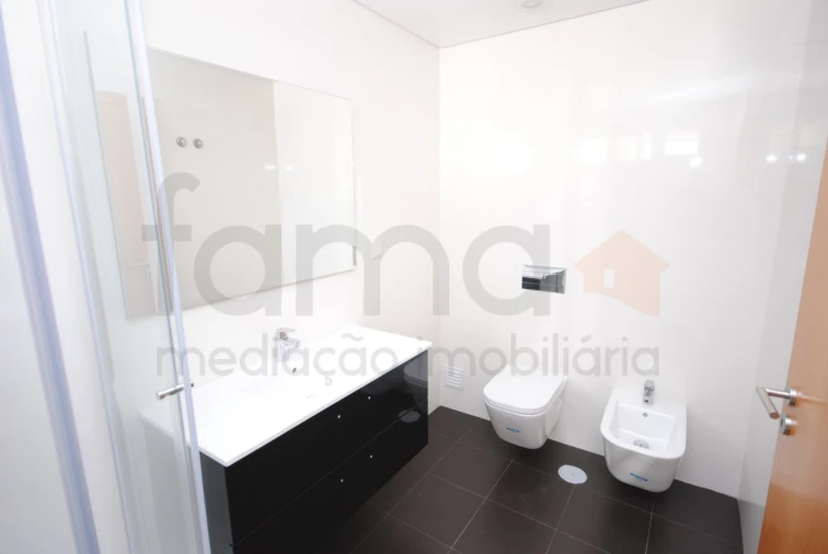 Apartamento T3 para Venda em Carcavelos e Parede Foto 14