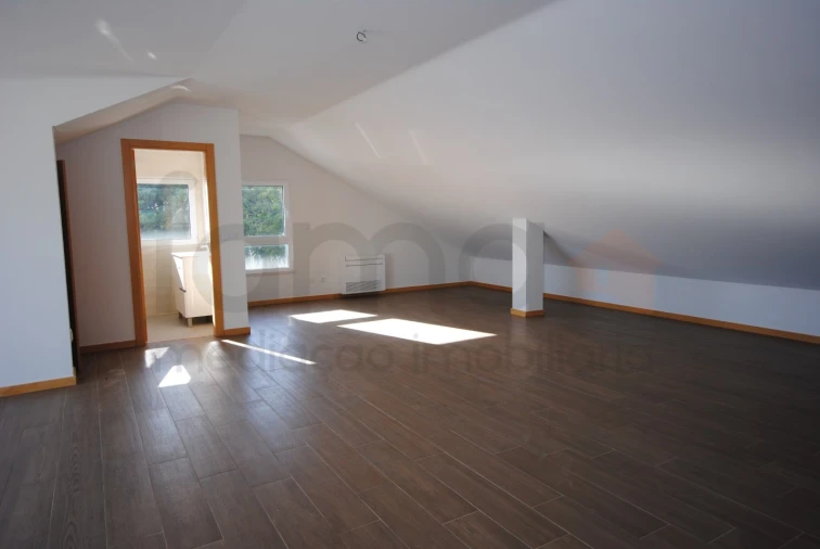 Apartamento T3 para Venda em Carcavelos e Parede Foto 40