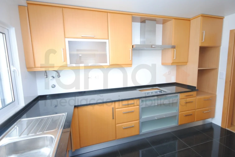 Apartamento T3 para Venda em Carcavelos e Parede Foto 51