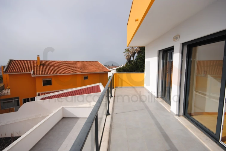Apartamento T3 para Venda em Carcavelos e Parede Foto 53