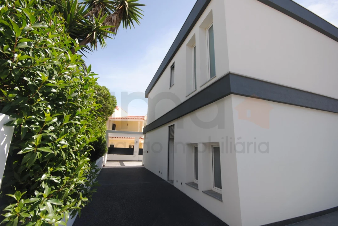 Moradia T3 para Venda em São Domingos de Rana Foto 8