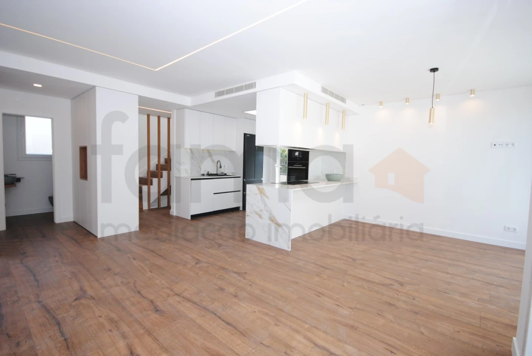 Moradia T3 para Venda em São Domingos de Rana Foto 15