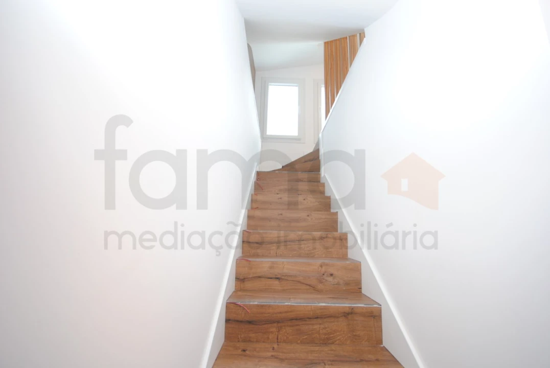 Moradia T3 para Venda em São Domingos de Rana Foto 28
