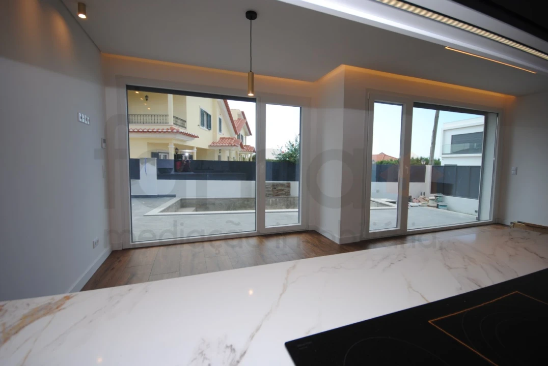 Moradia T3 para Venda em São Domingos de Rana Foto 41